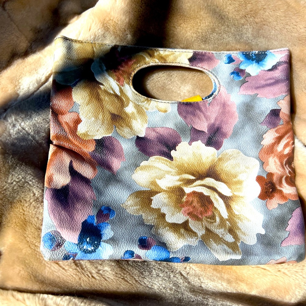 Flower clutch
